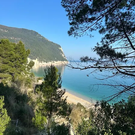 Nido In Sirolo
